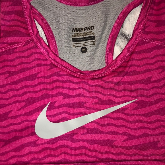 Nike sports bra - Picture 2 of 3